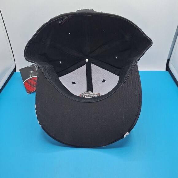 Studio Tobac Fitted Hat Size L/XL With A White Design On Cap - Picture 6 of 7